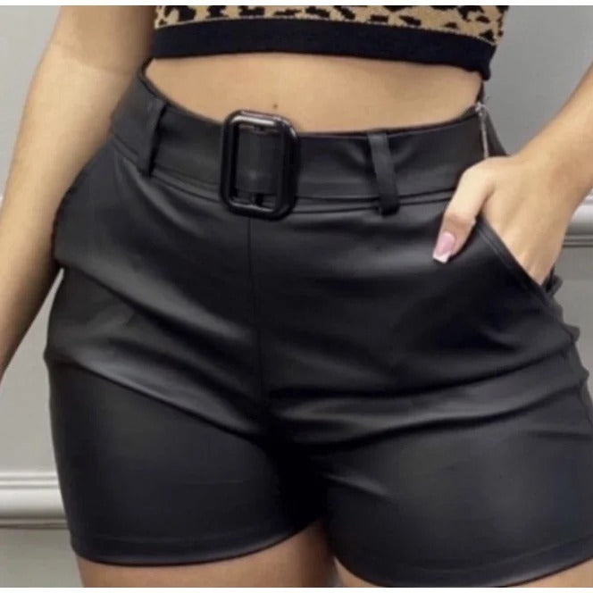 Short de Couro Fake, Tecido Cirre